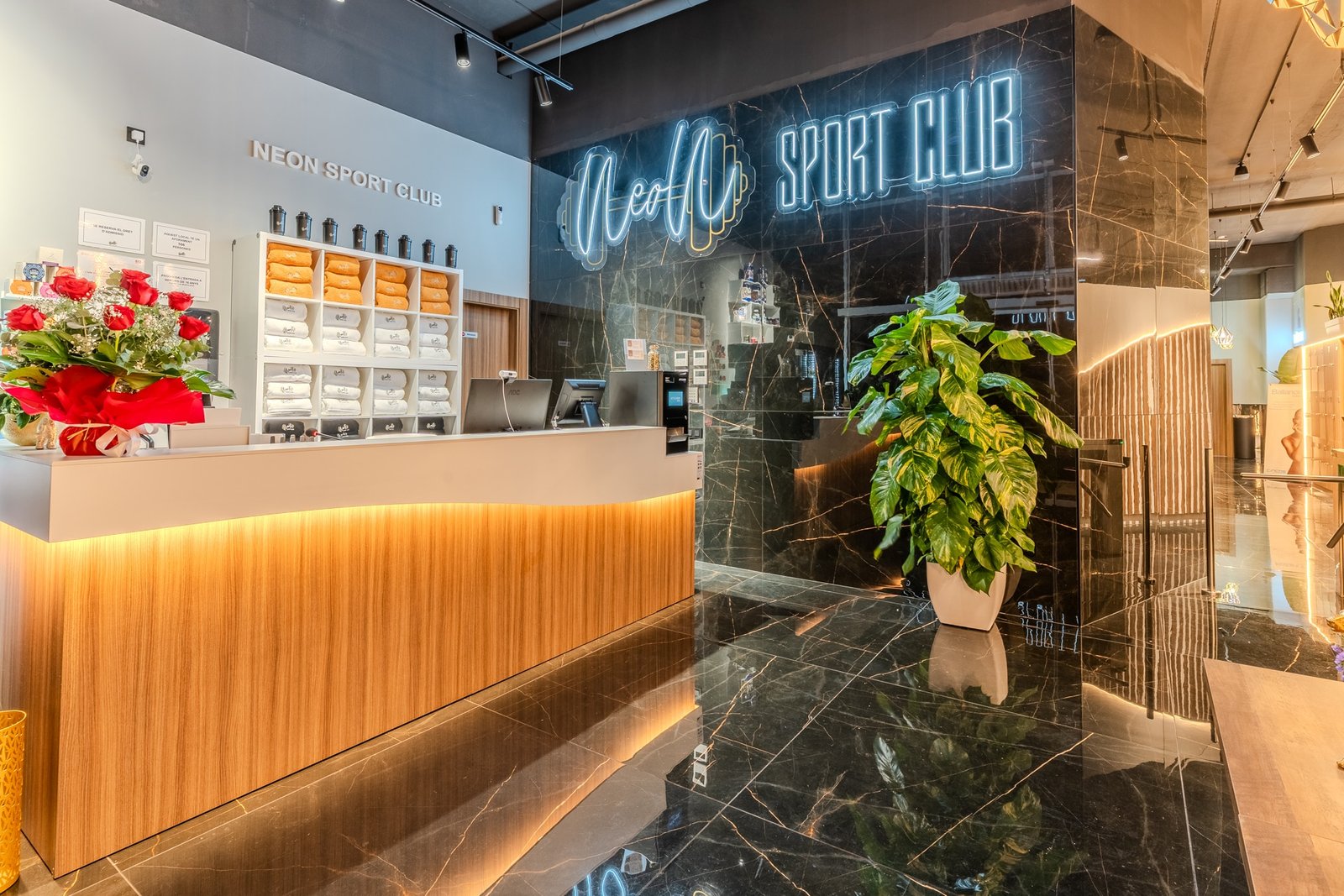 Recepción Neon Sport Club