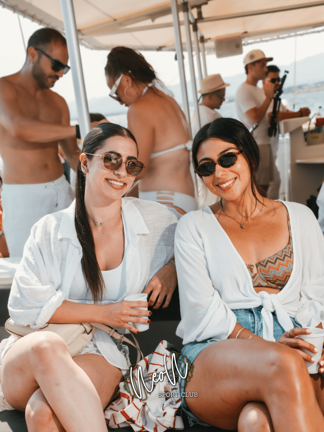 Ver más fotos Catamarán White Party
